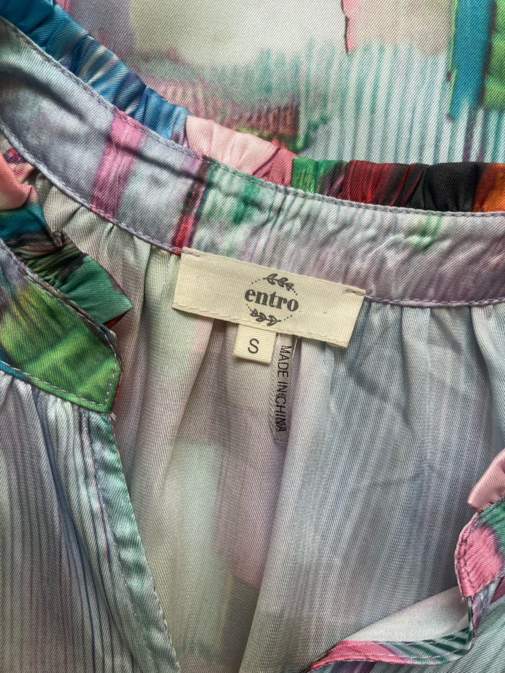 Entro watercolor flutter sleeve top - Picture 8 of 9